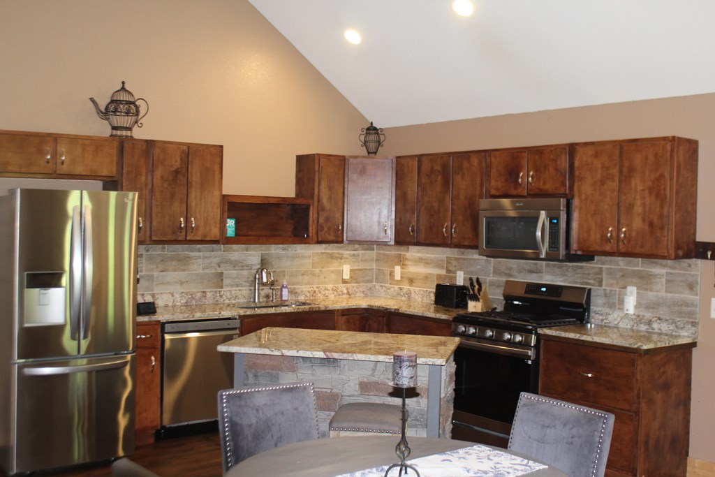 416835 Hayesville Residential