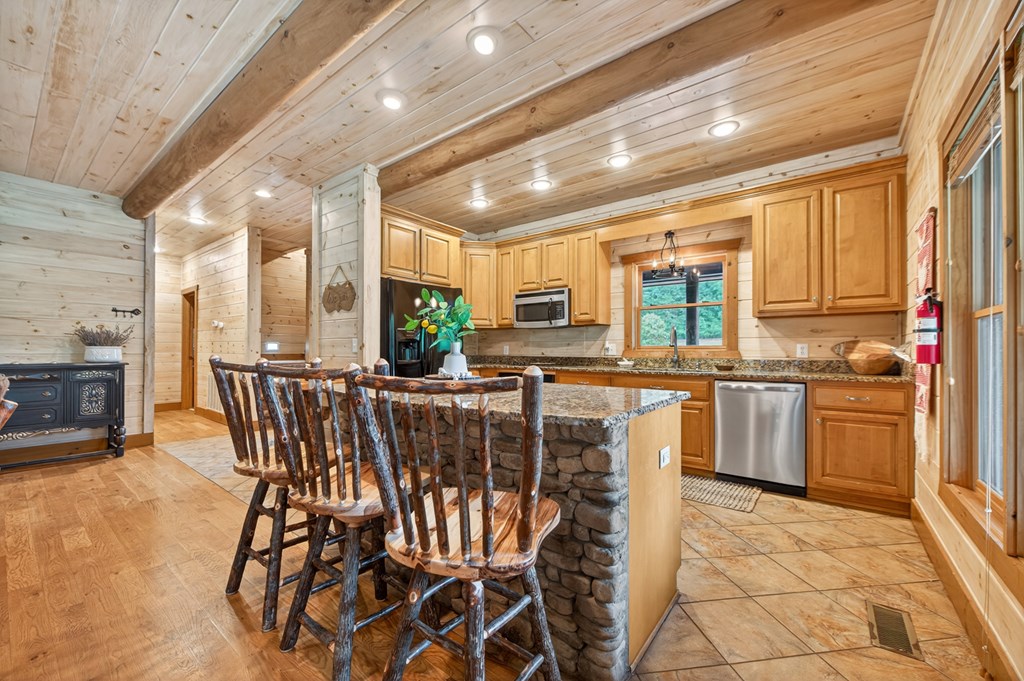 416880 Mineral Bluff Residential