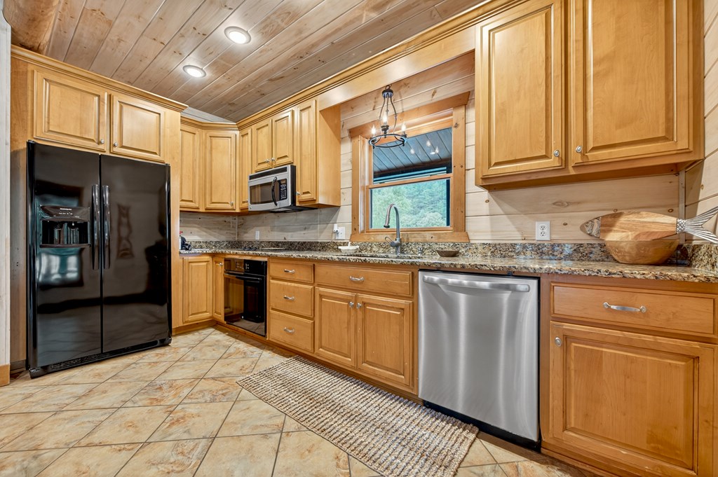 416880 Mineral Bluff Residential
