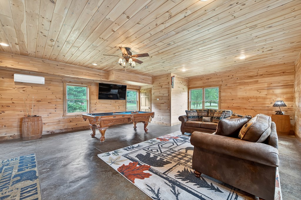 416880 Mineral Bluff Residential