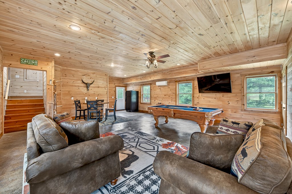 416880 Mineral Bluff Residential