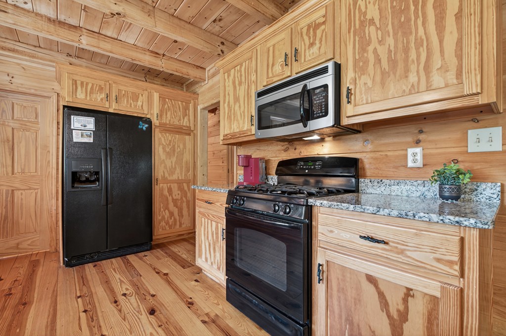 416881 Mineral Bluff Residential