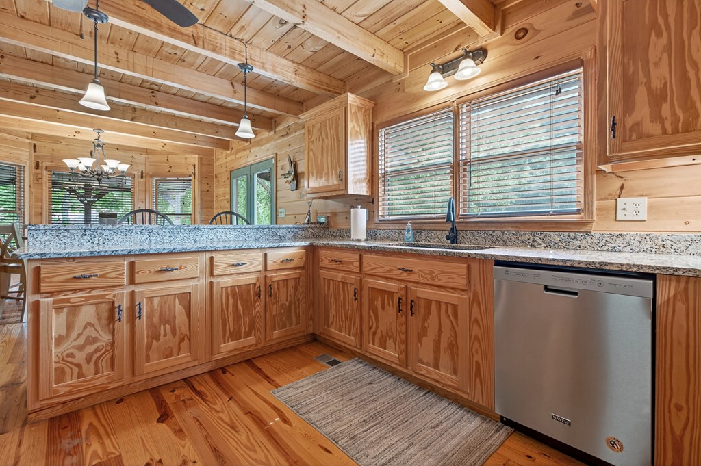 416881 Mineral Bluff Residential