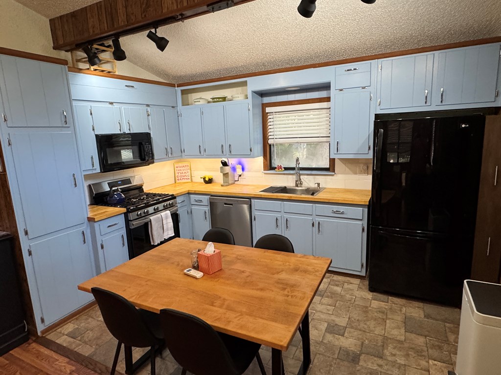 416902 Hiawassee Residential