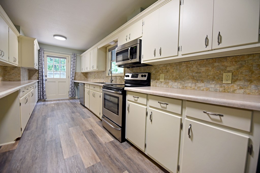 416924 Young Harris Residential