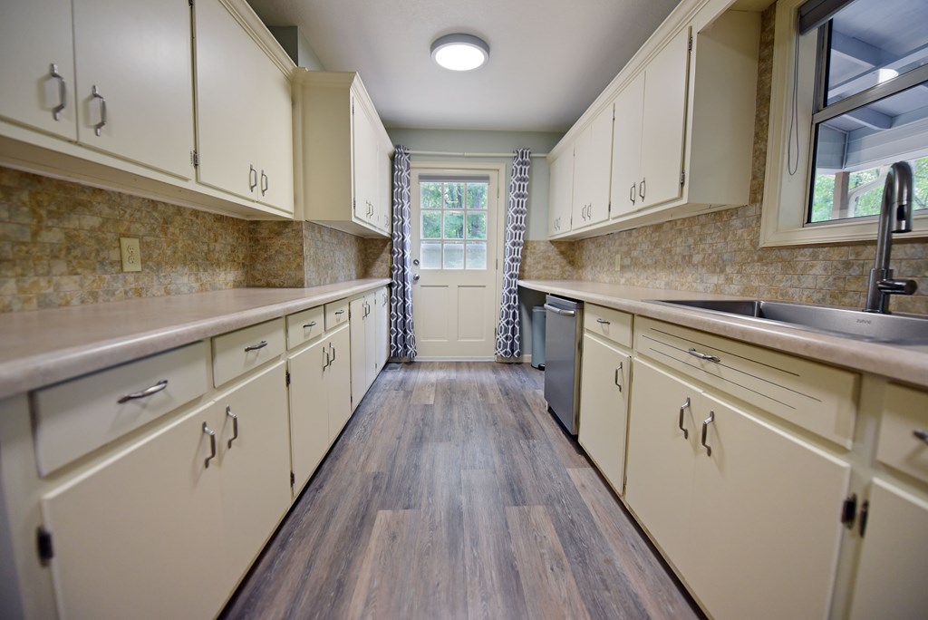 416924 Young Harris Residential