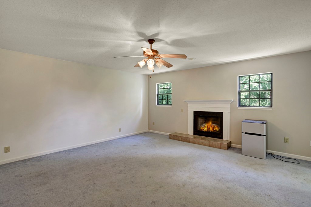 416938 Young Harris Residential