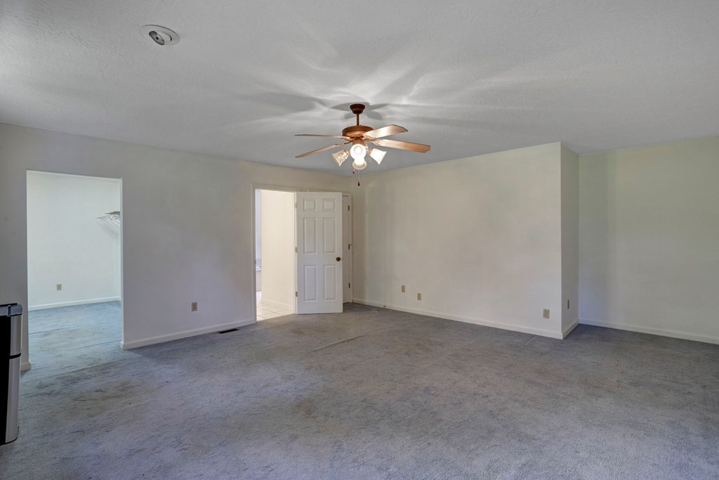 416938 Young Harris Residential