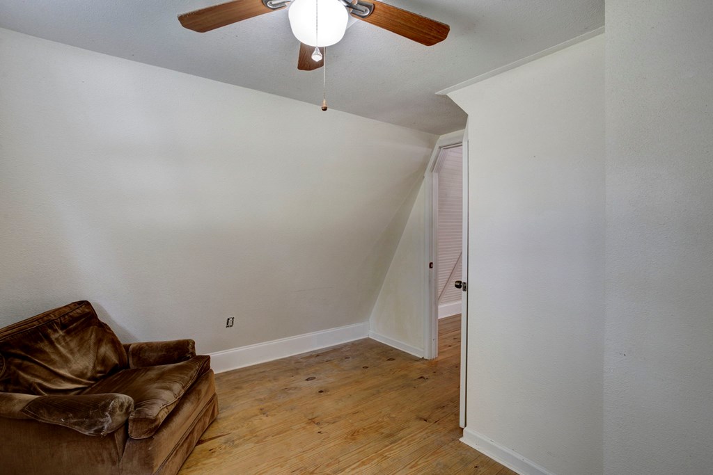 416938 Young Harris Residential
