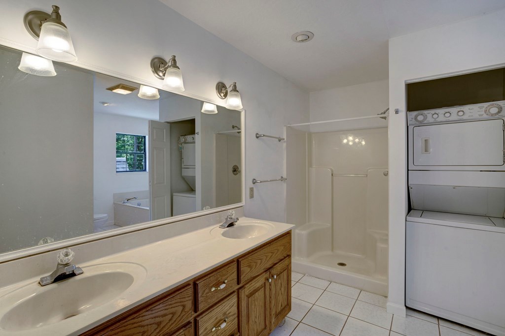 416938 Young Harris Residential
