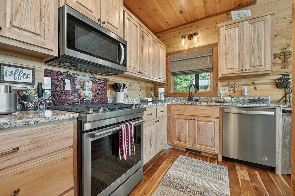 417046 Blue Ridge Residential