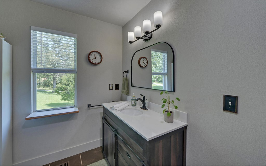 417076 Murphy Residential