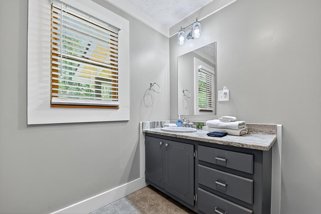 417096 Blue Ridge Residential