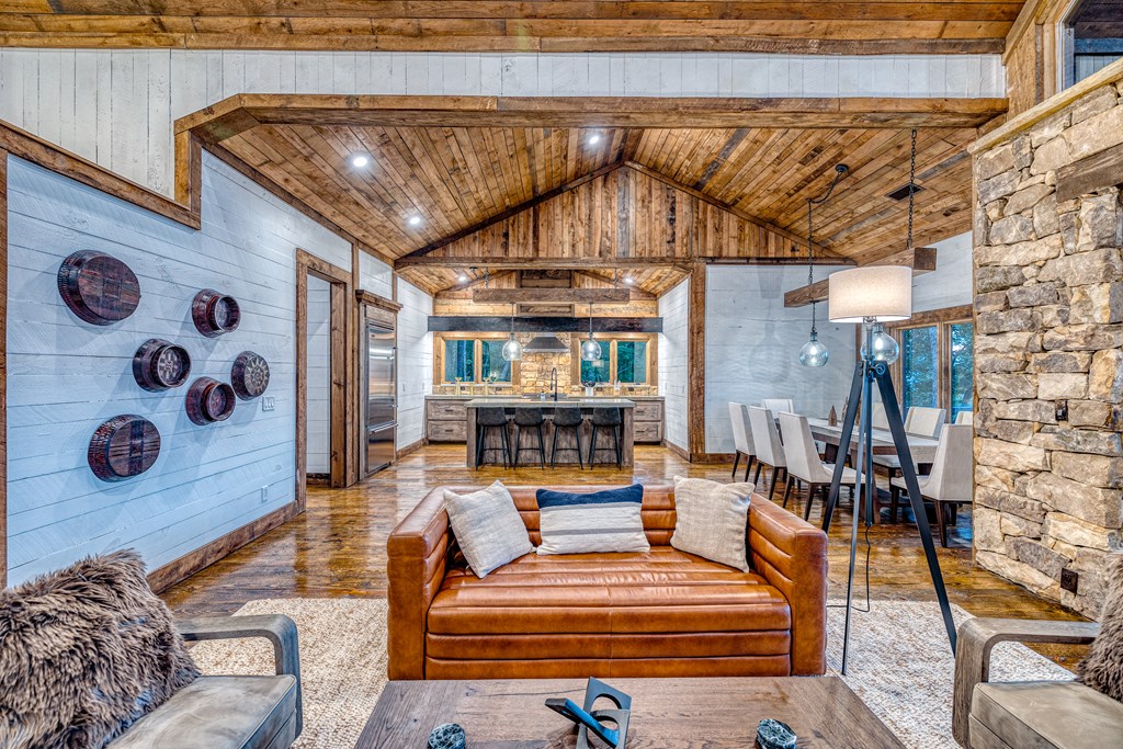 417117 Mineral Bluff Residential