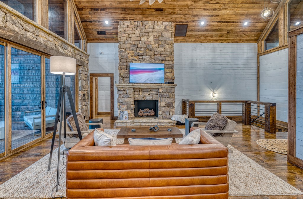 417117 Mineral Bluff Residential