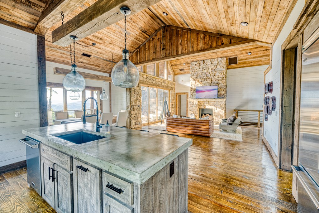 417117 Mineral Bluff Residential
