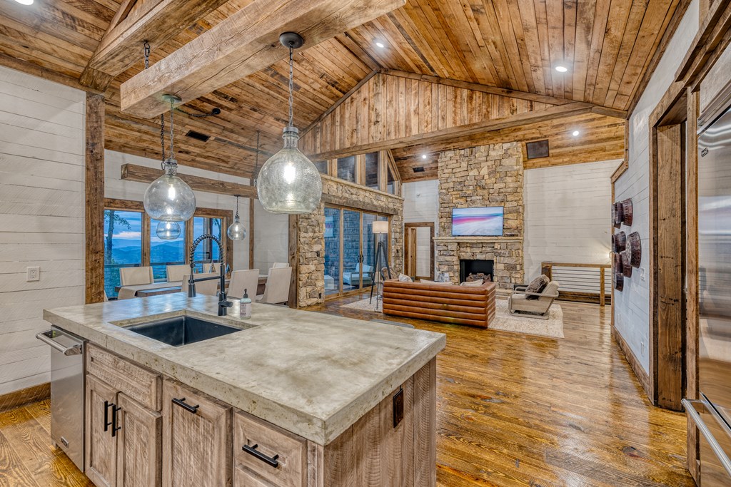 417117 Mineral Bluff Residential