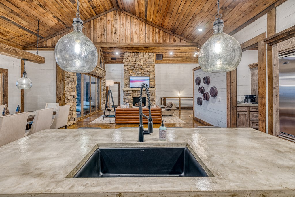 417117 Mineral Bluff Residential
