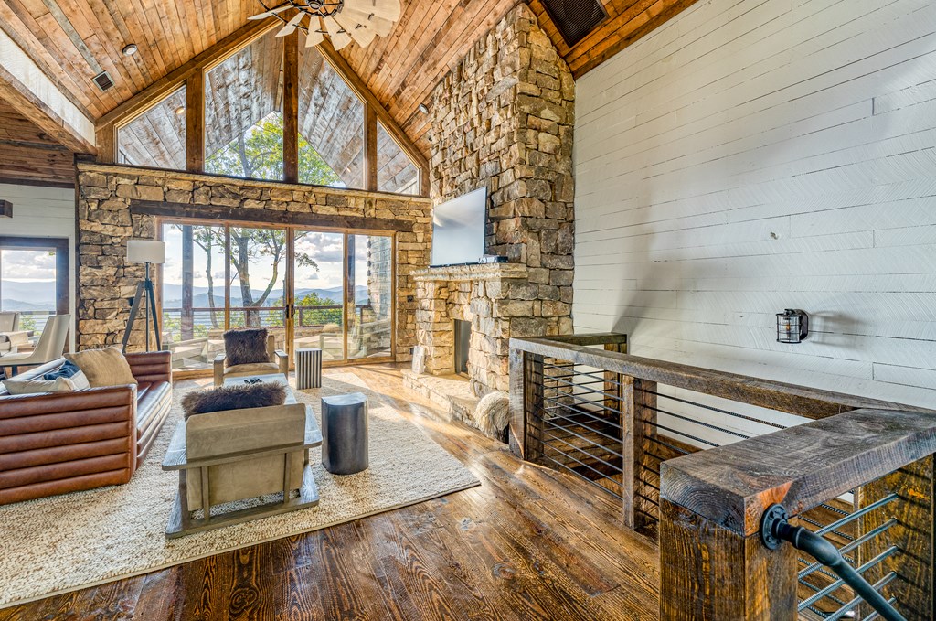 417117 Mineral Bluff Residential