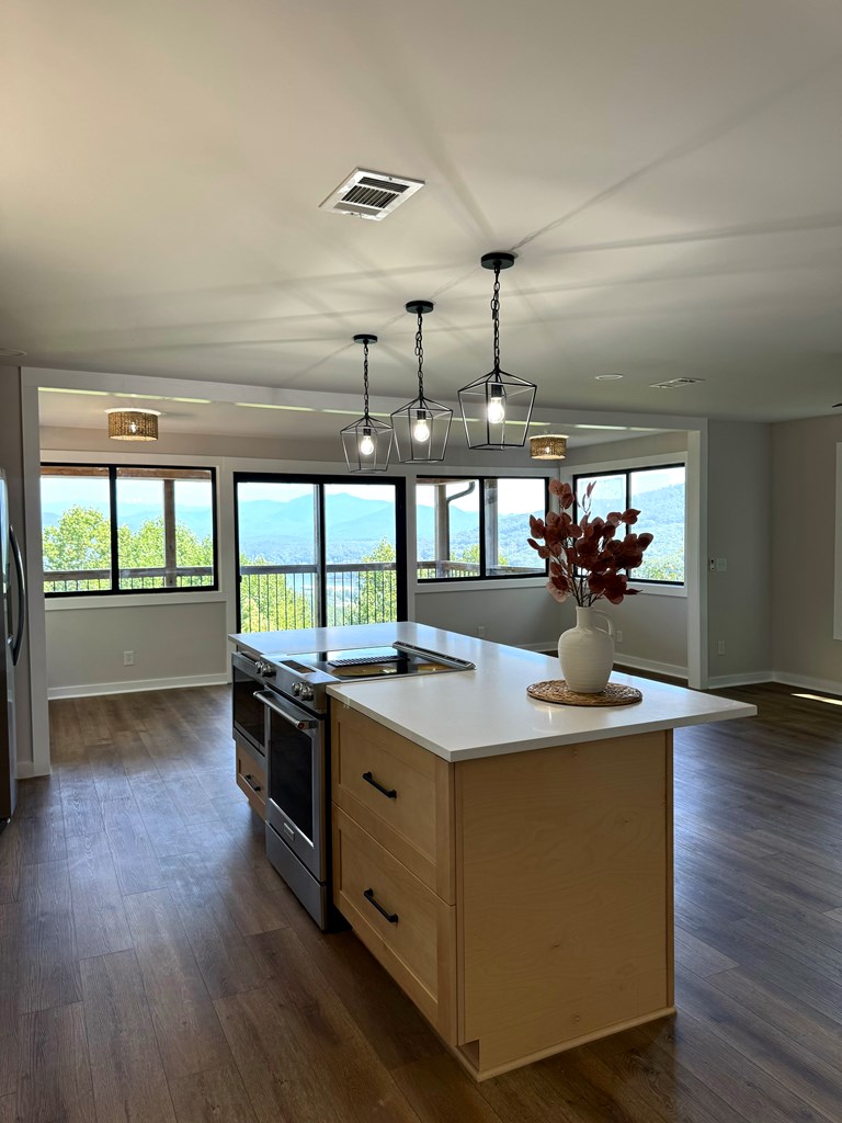 417143 Young Harris Residential
