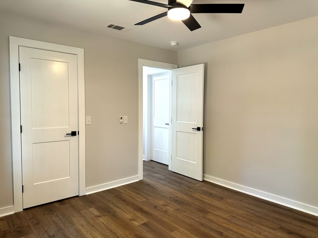 417143 Young Harris Residential