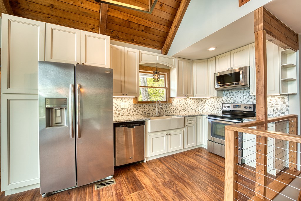 417160 Young Harris Residential