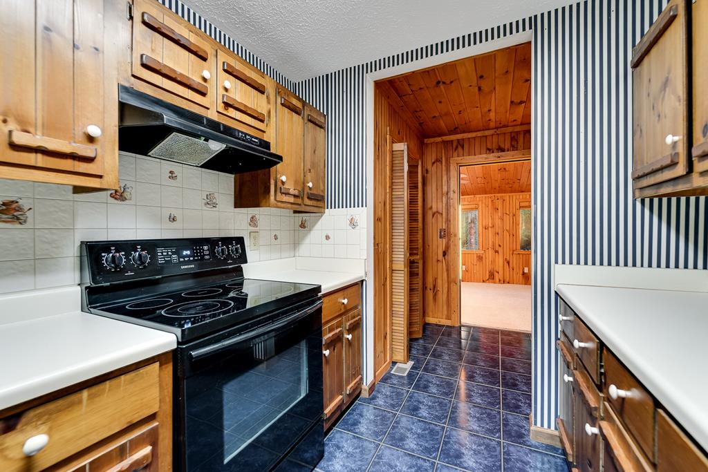 417165 Hayesville Residential