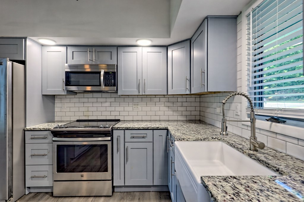 417175 Young Harris Residential