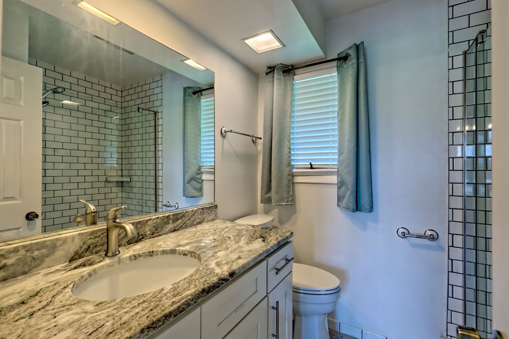 417175 Young Harris Residential