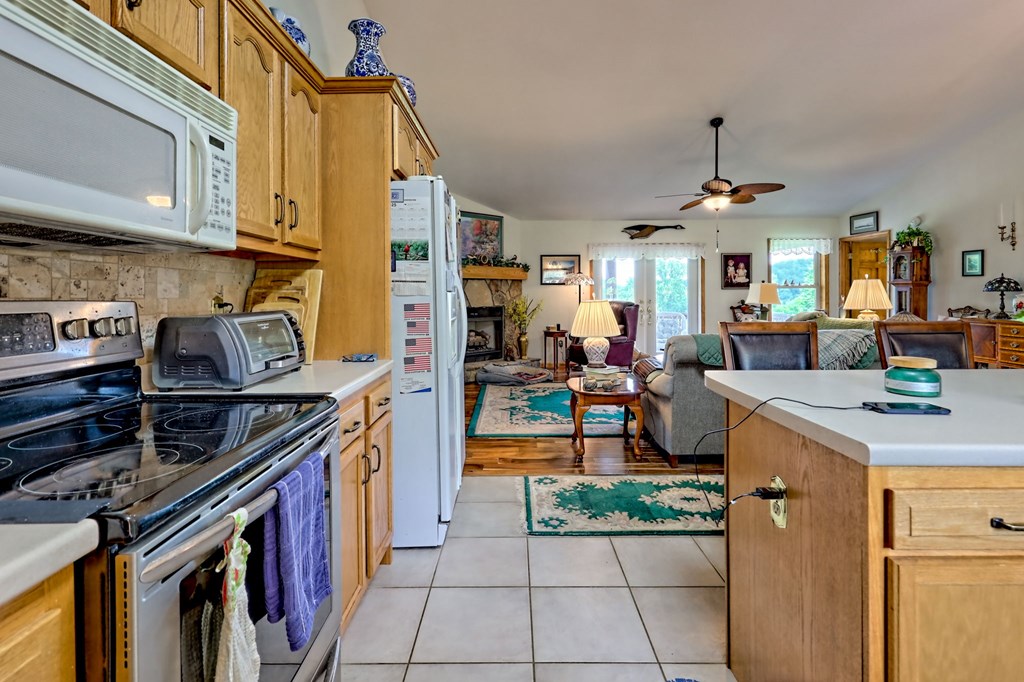 417184 Hayesville Residential