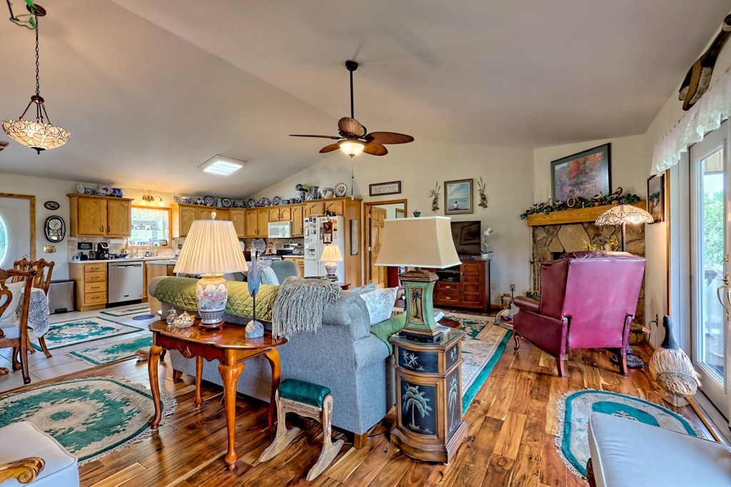 417184 Hayesville Residential