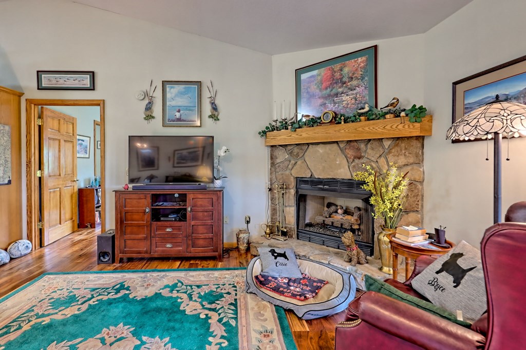 417184 Hayesville Residential