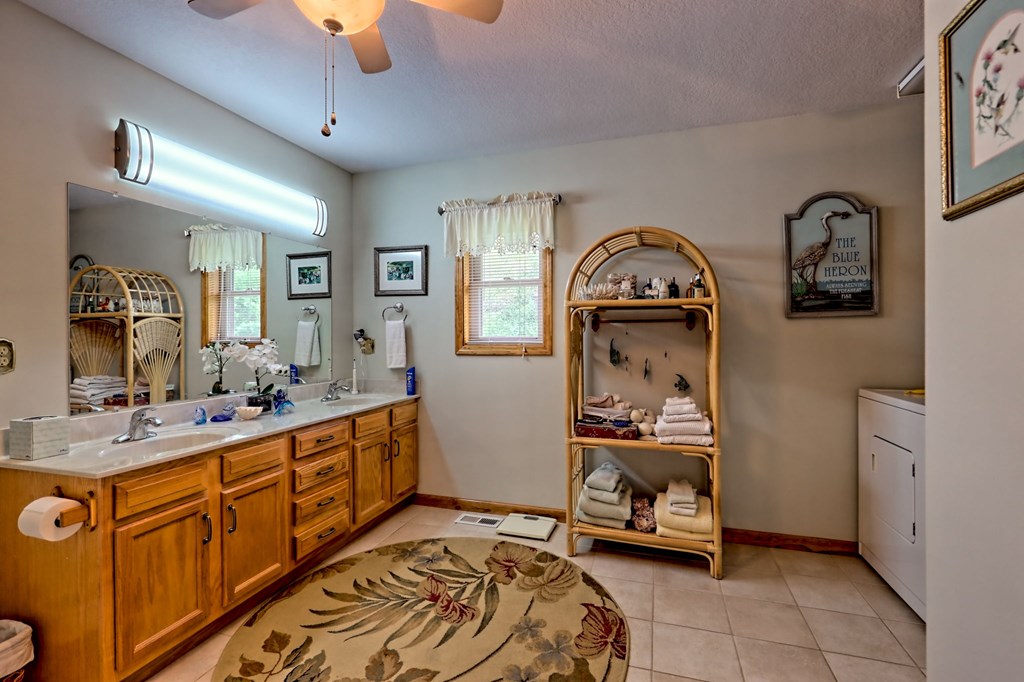 417184 Hayesville Residential