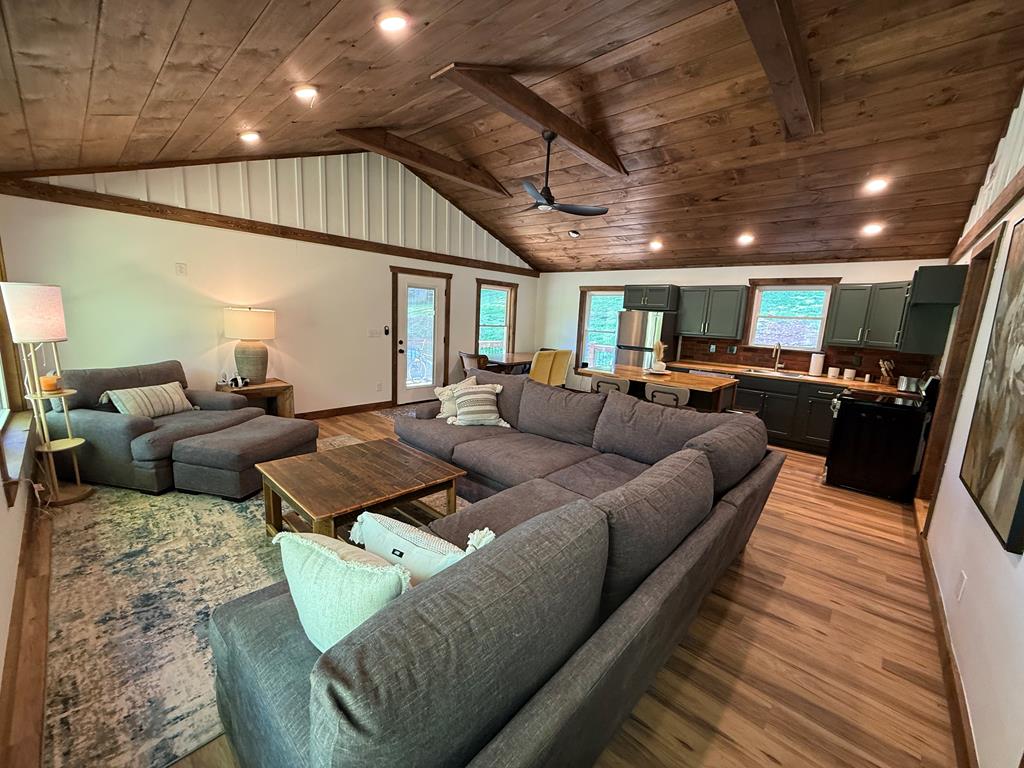 417207 Mineral Bluff Residential
