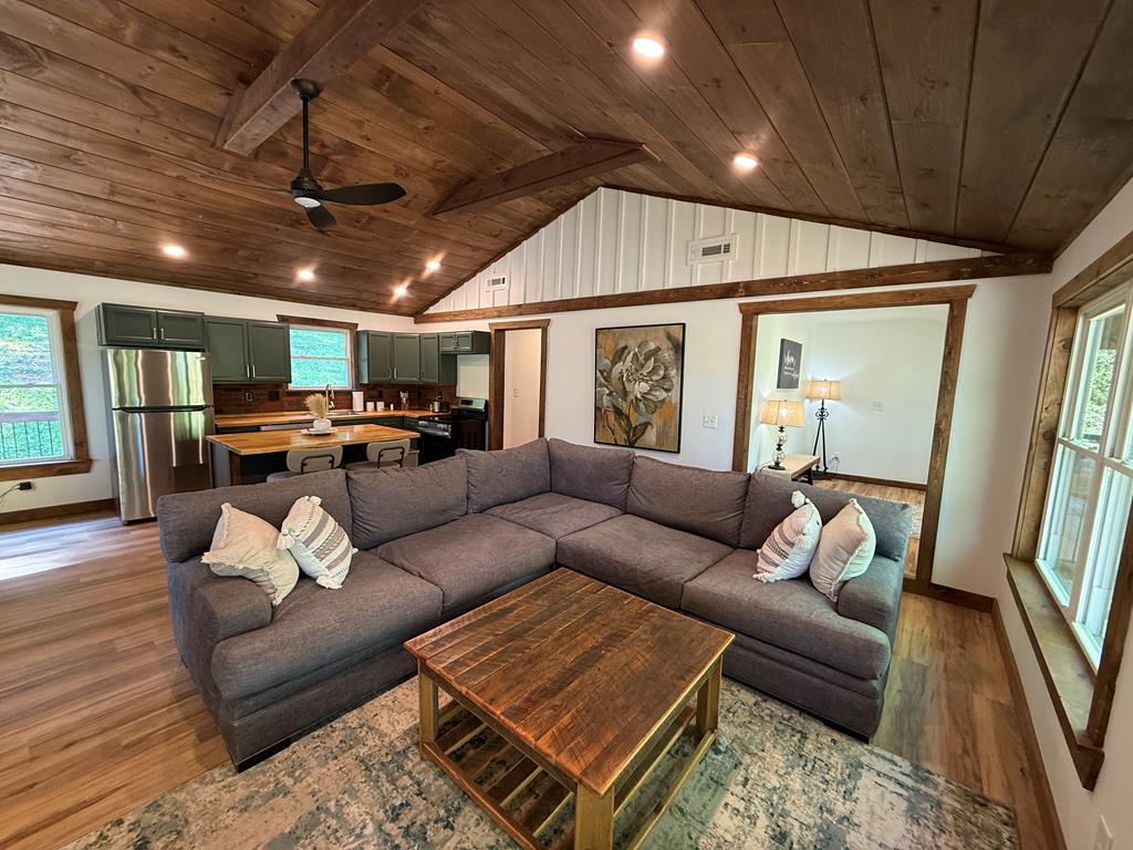 417207 Mineral Bluff Residential