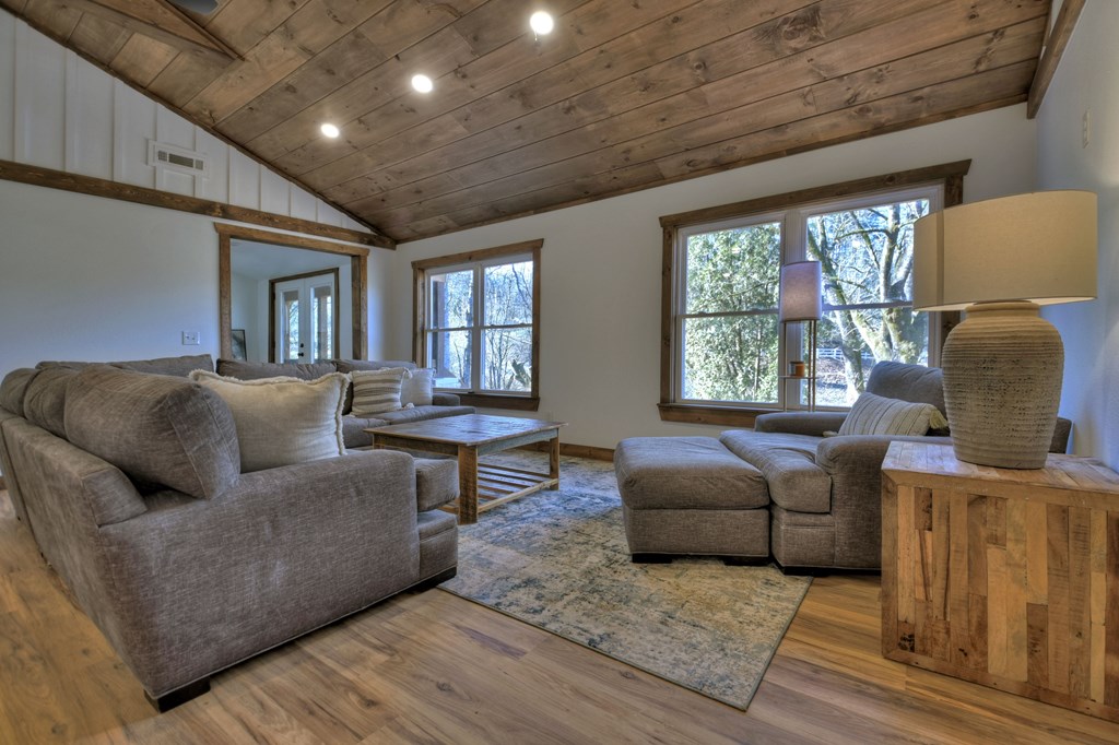 417207 Mineral Bluff Residential