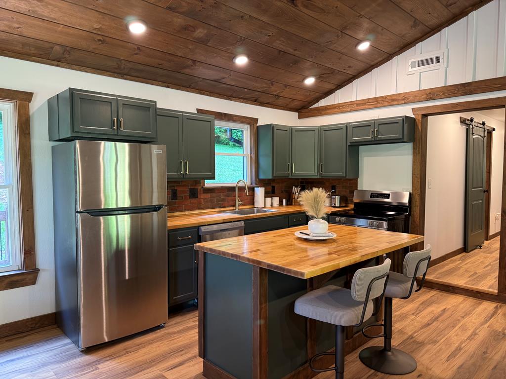 417207 Mineral Bluff Residential