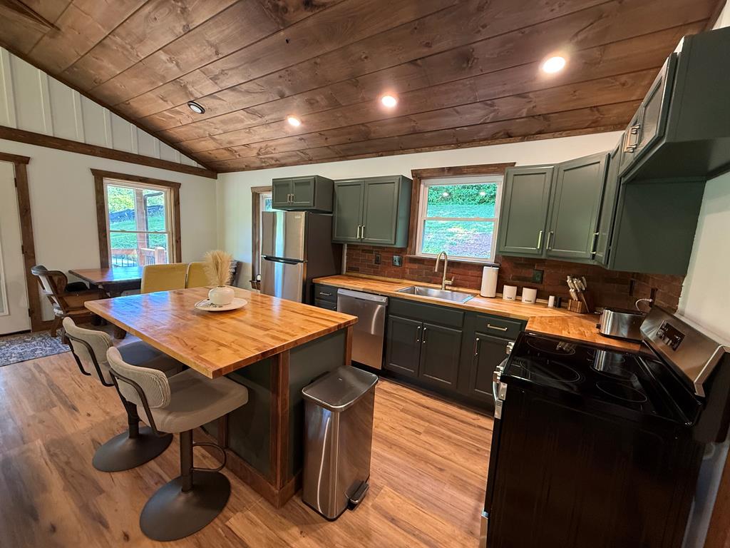 417207 Mineral Bluff Residential
