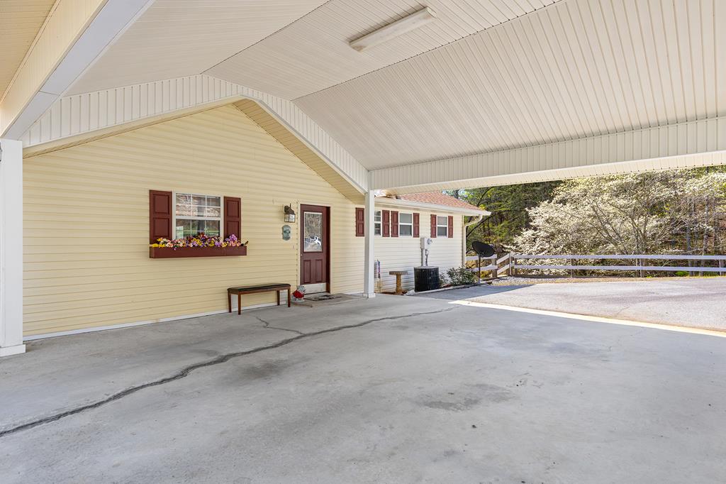 417220 Young Harris Residential