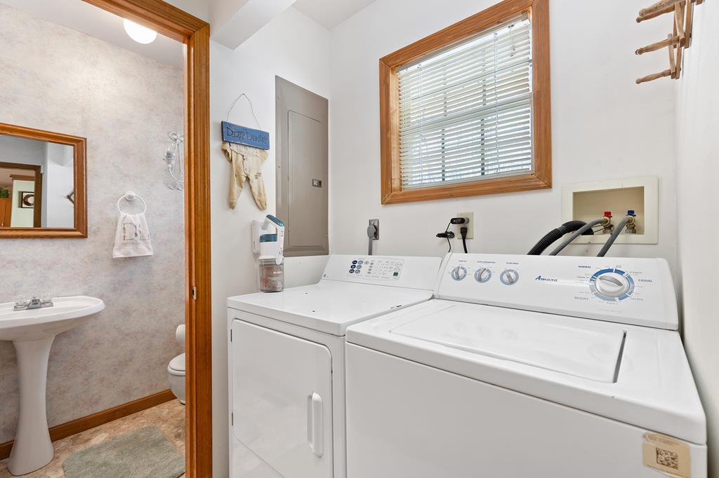 417220 Young Harris Residential