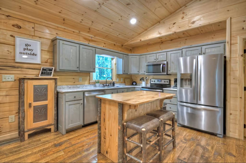417256 Blue Ridge Residential