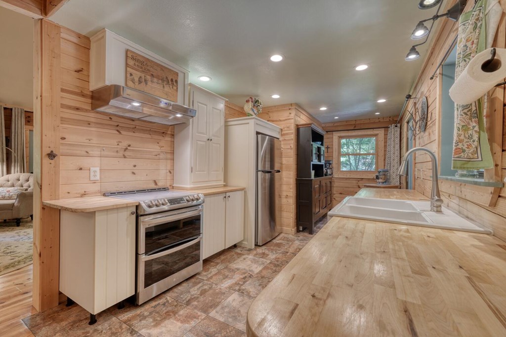 417262 Blairsville Residential