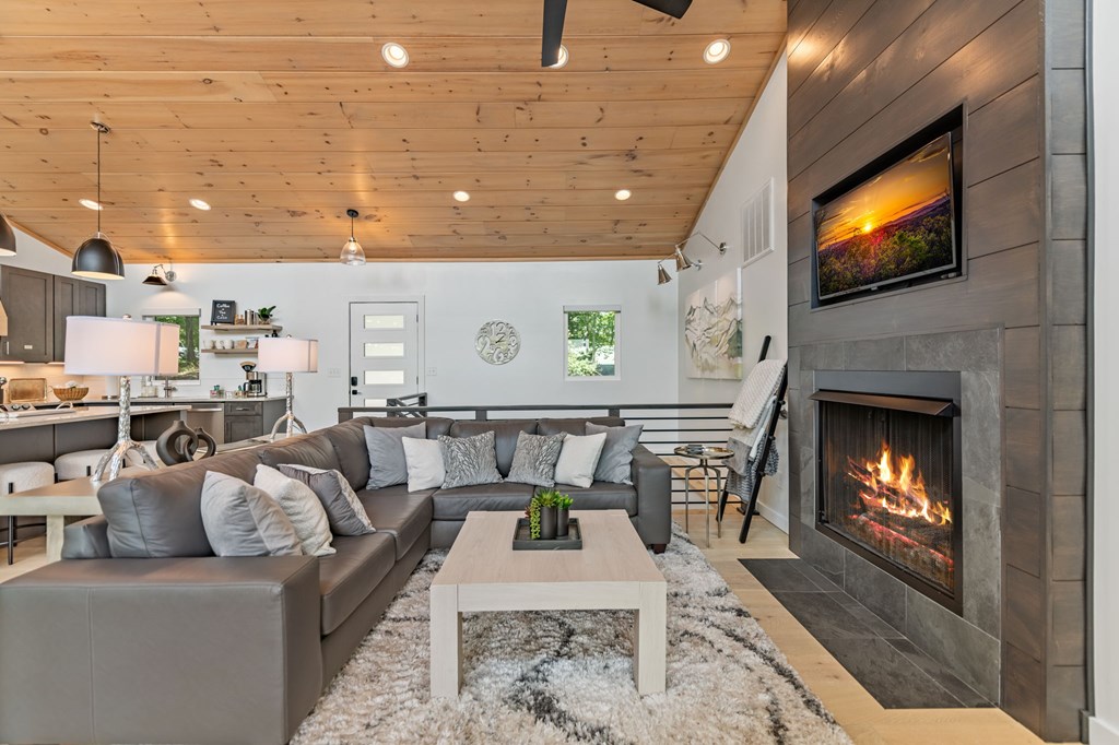 417278 Blue Ridge Residential