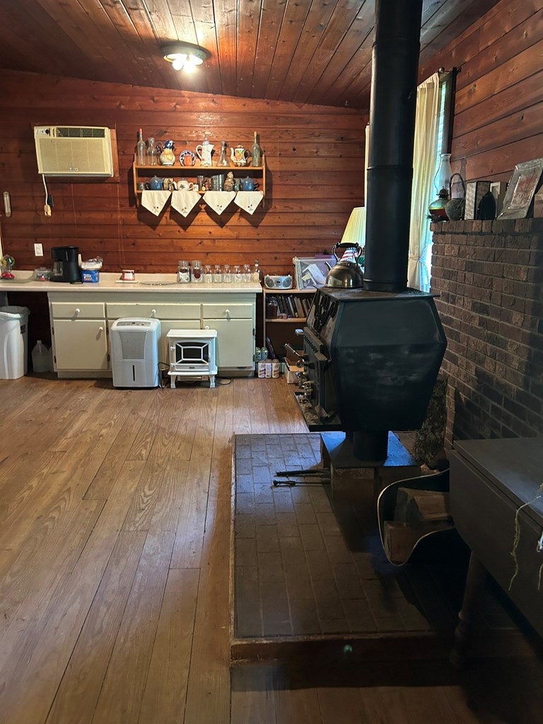 417286 Hayesville Residential