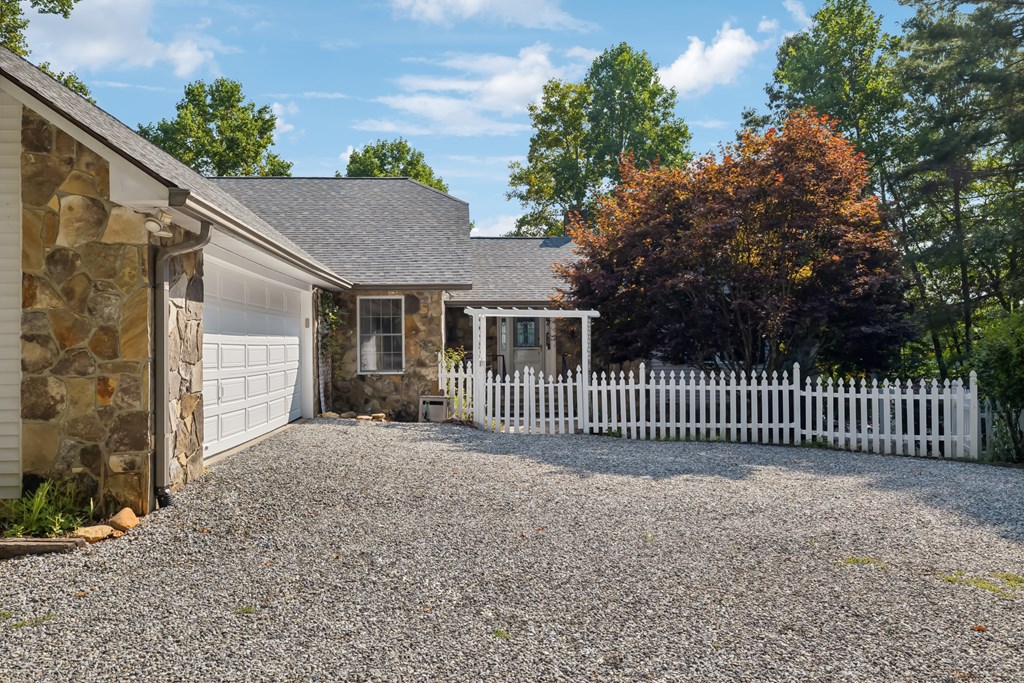 417303 Blairsville Residential
