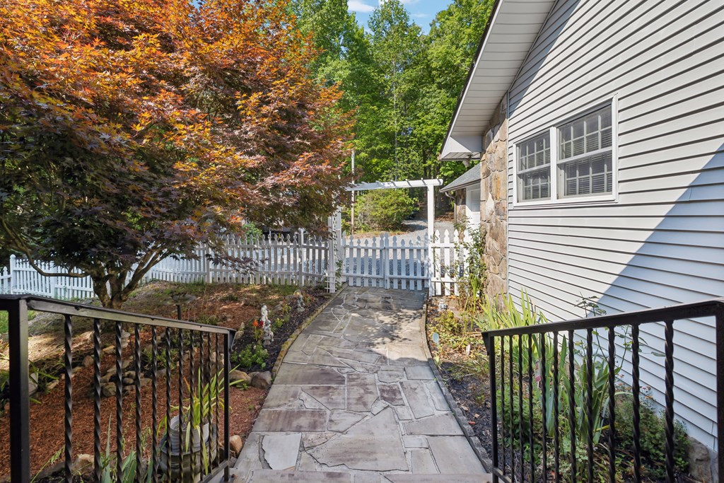 417303 Blairsville Residential