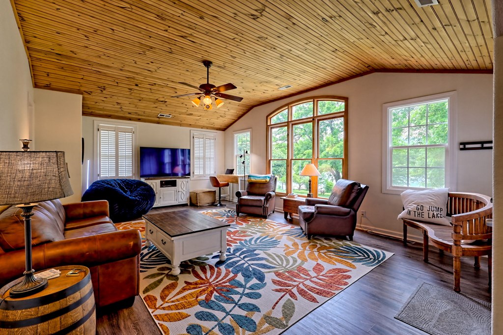 417304 Hayesville Residential