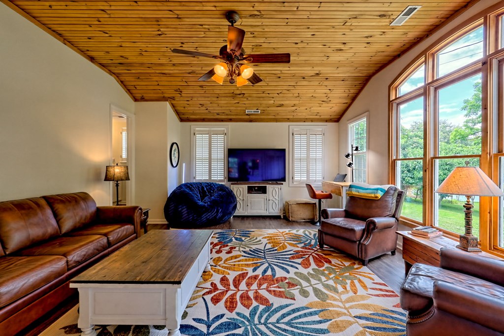 417304 Hayesville Residential