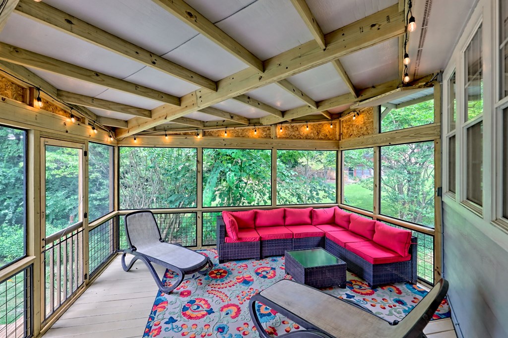 417304 Hayesville Residential