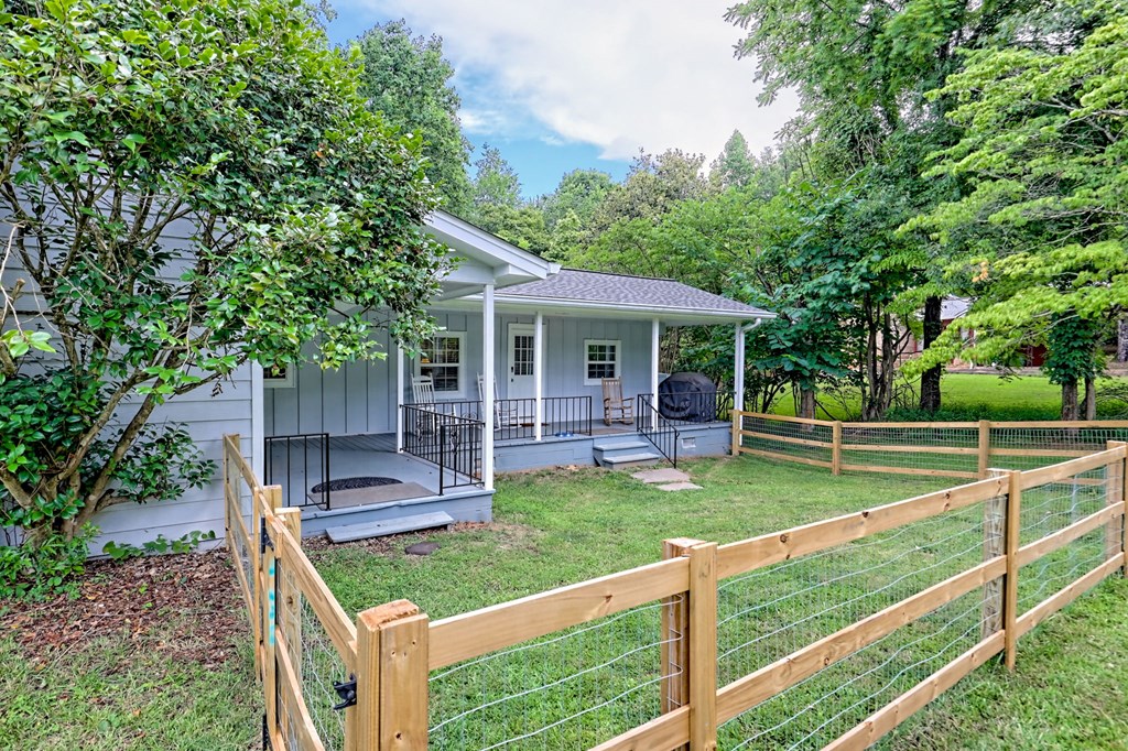 417304 Hayesville Residential